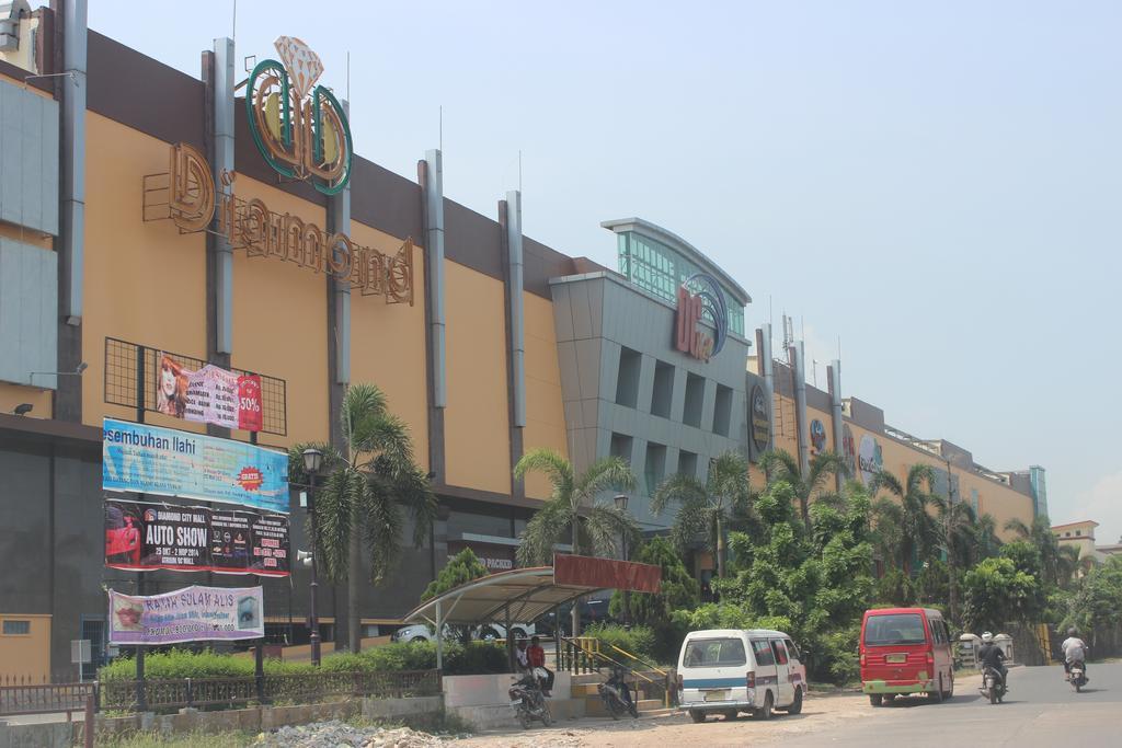 Biz Hotel Batam Nagoya Kültér fotó