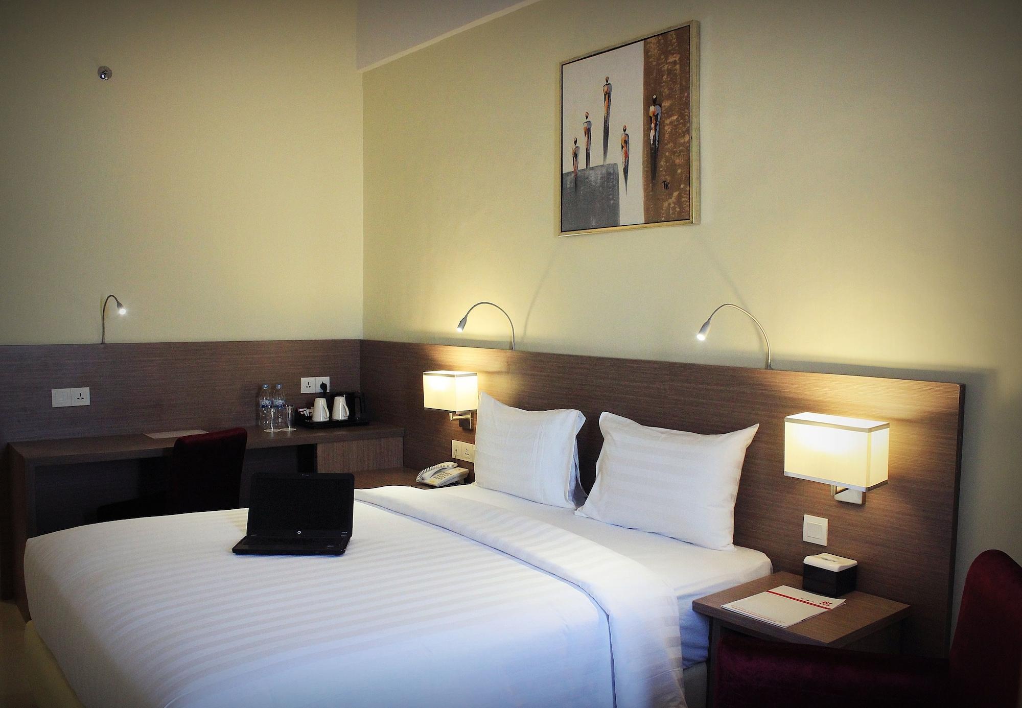 Biz Hotel Batam Nagoya Kültér fotó