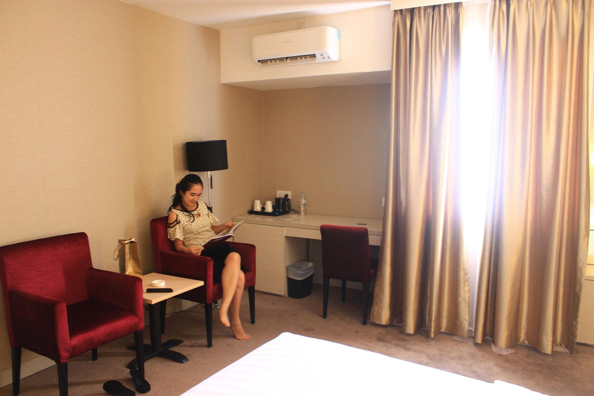 Biz Hotel Batam Nagoya Kültér fotó