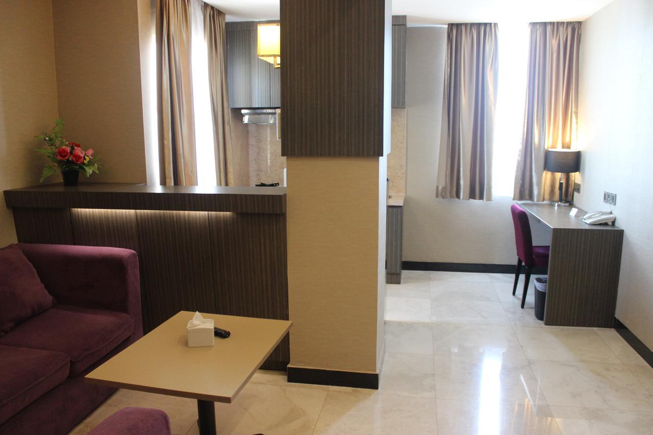 Biz Hotel Batam Nagoya Kültér fotó