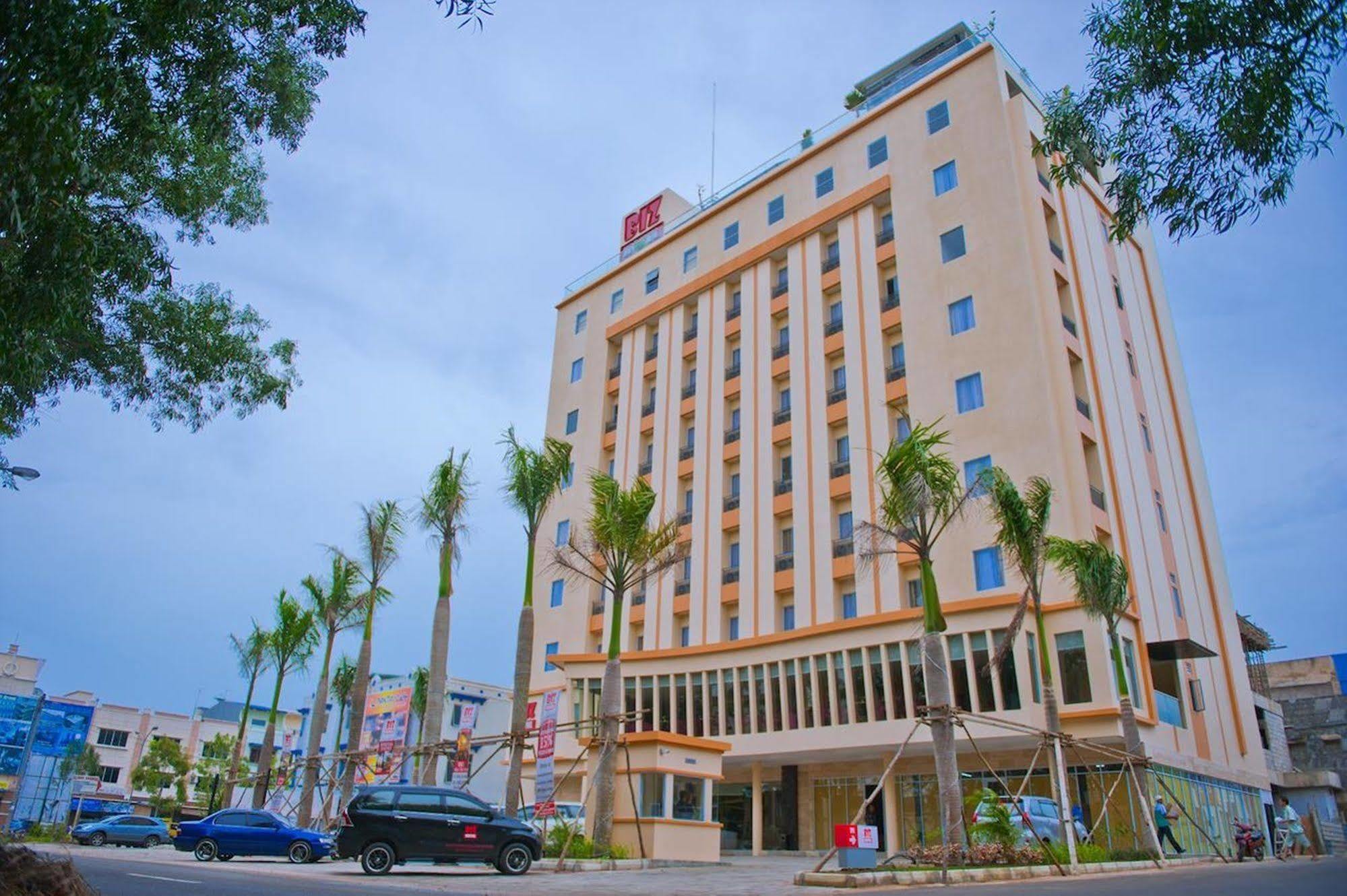 Biz Hotel Batam Nagoya Kültér fotó