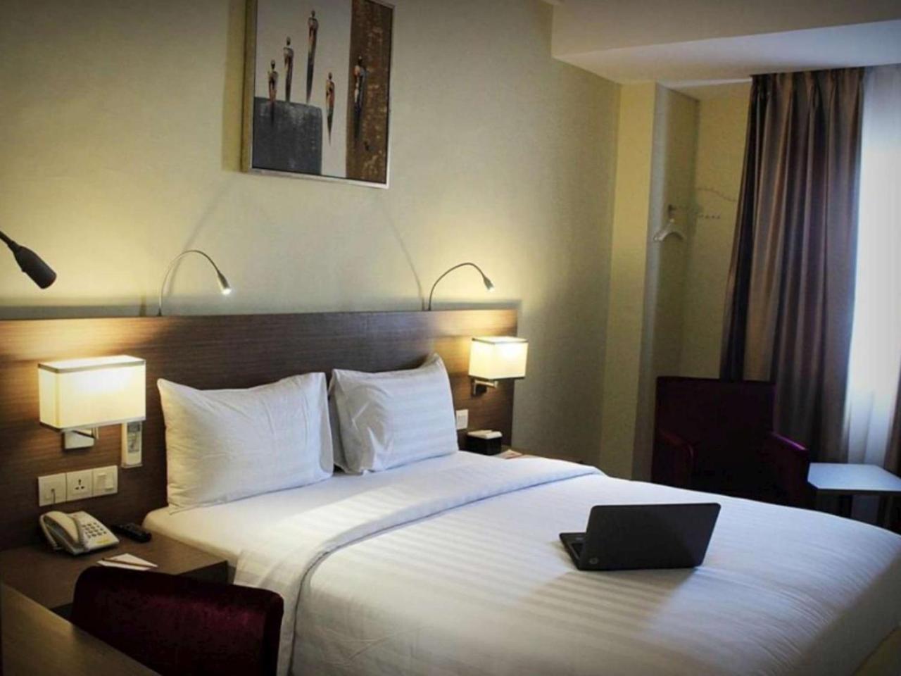 Biz Hotel Batam Nagoya Kültér fotó